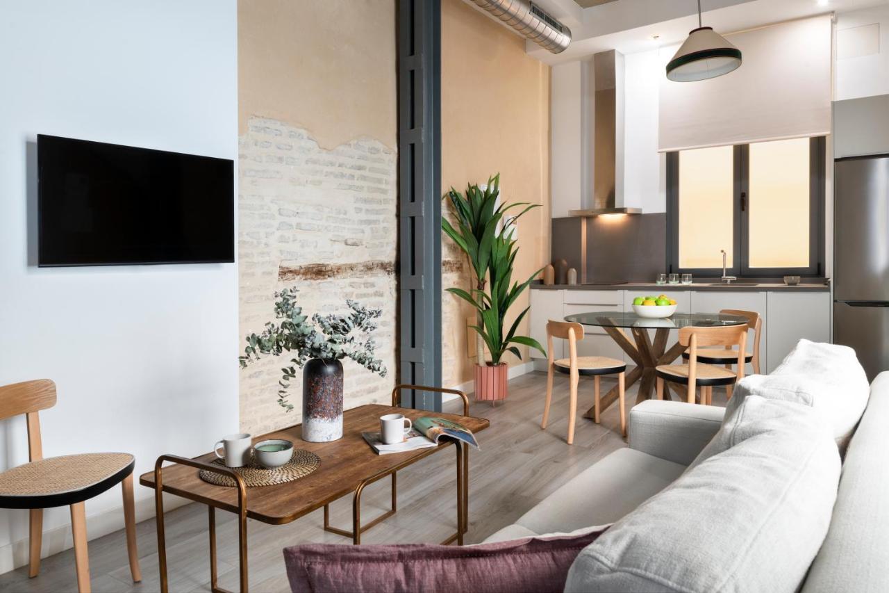 Suites Maestranza - Herreria By Magno Apartments Севилья Экстерьер фото